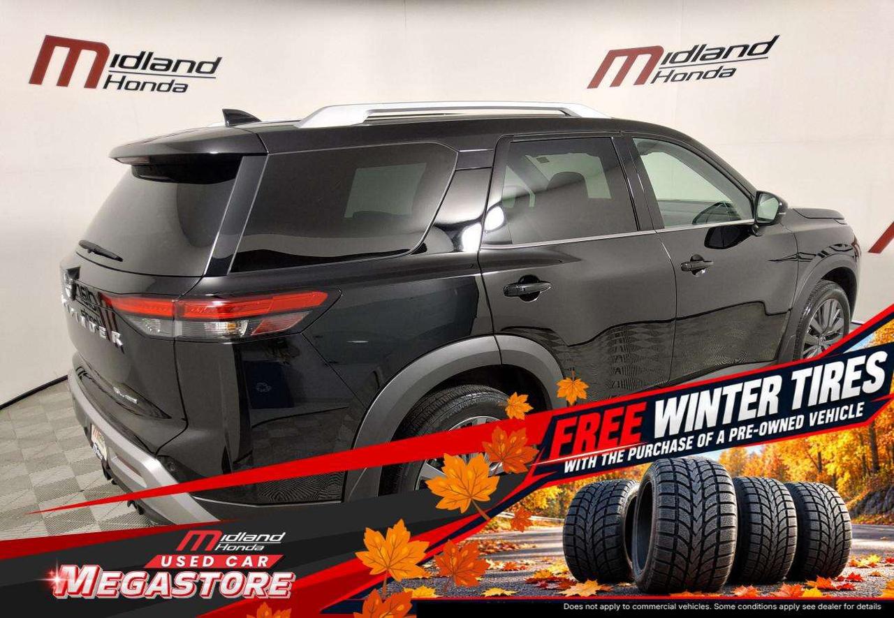 2023 Nissan Pathfinder SL Photo