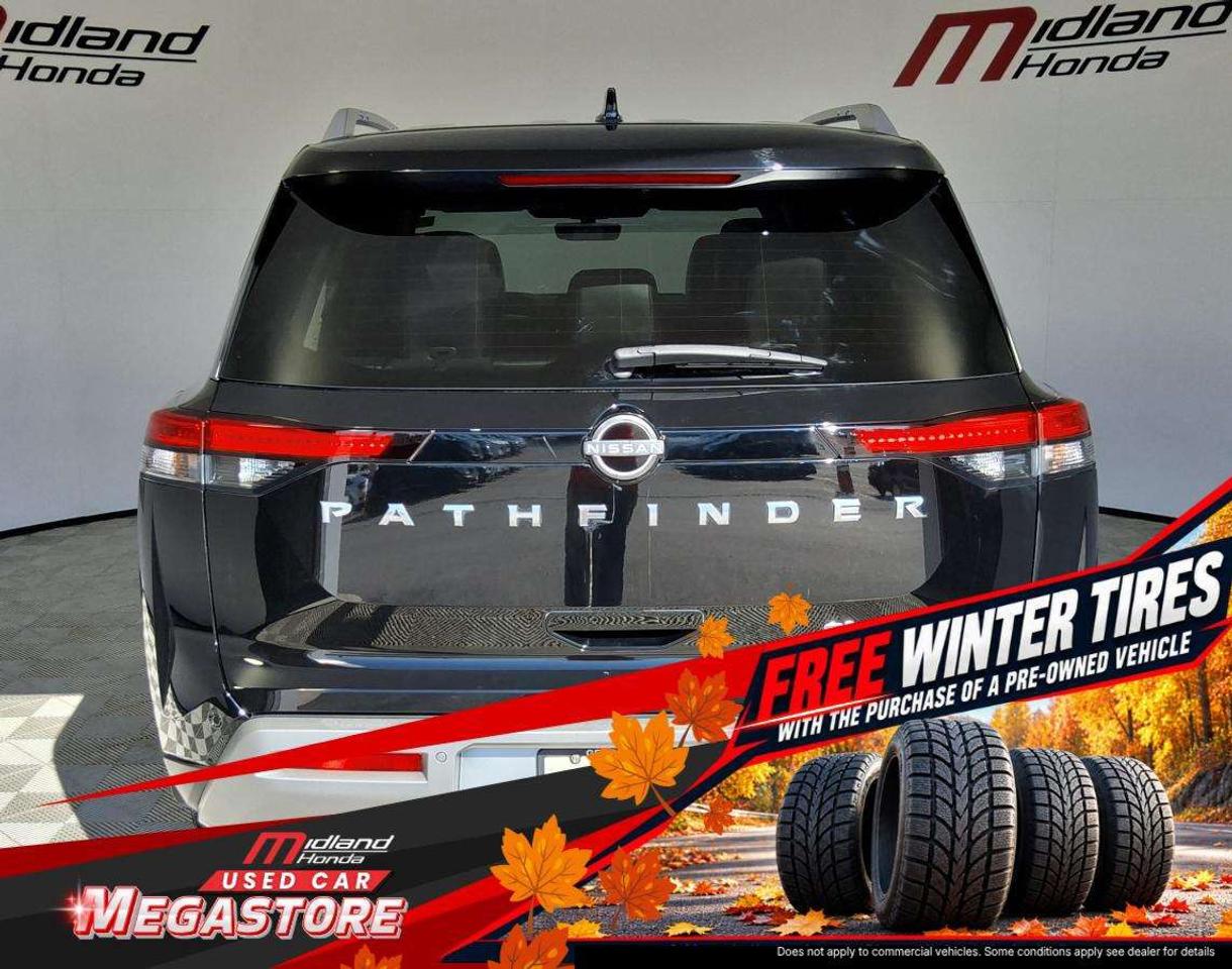 2023 Nissan Pathfinder SL Photo