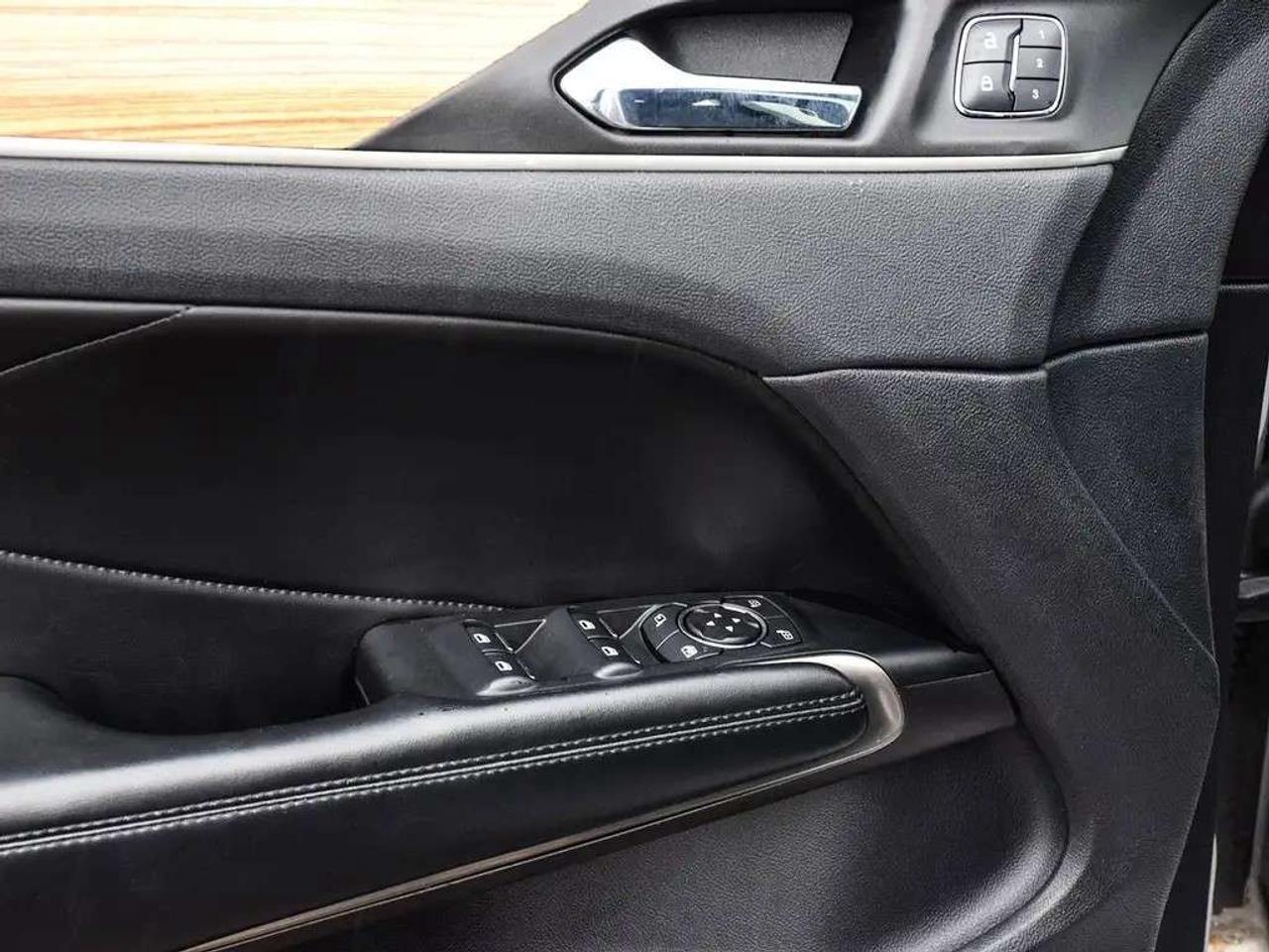 2016 Lincoln MKC Select AWD ~Nav ~Leather ~Moonroof ~Blind Spot Photo