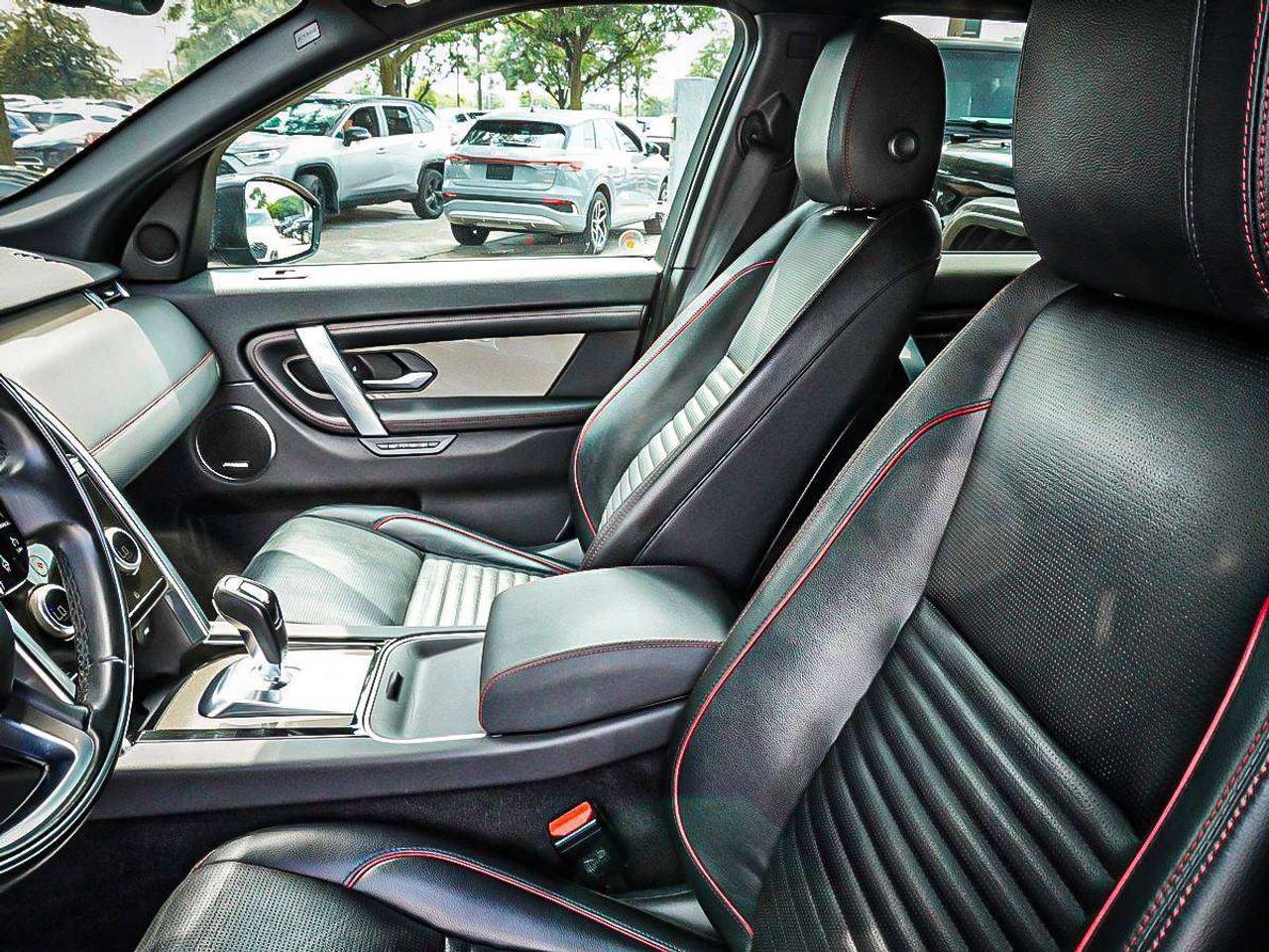 2020 Land Rover Discovery Sport  Photo