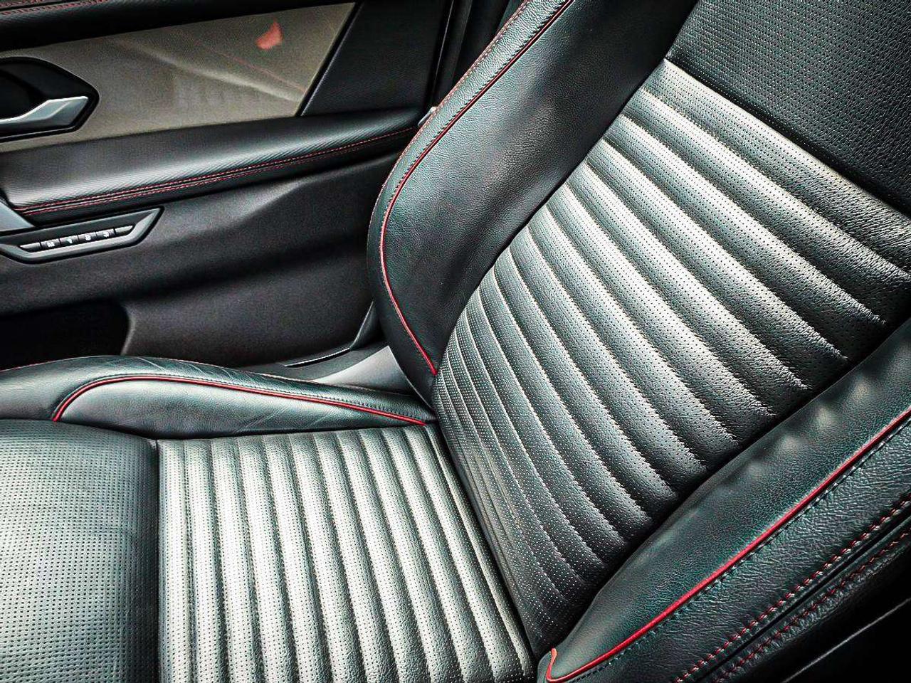 2020 Land Rover Discovery Sport  Photo