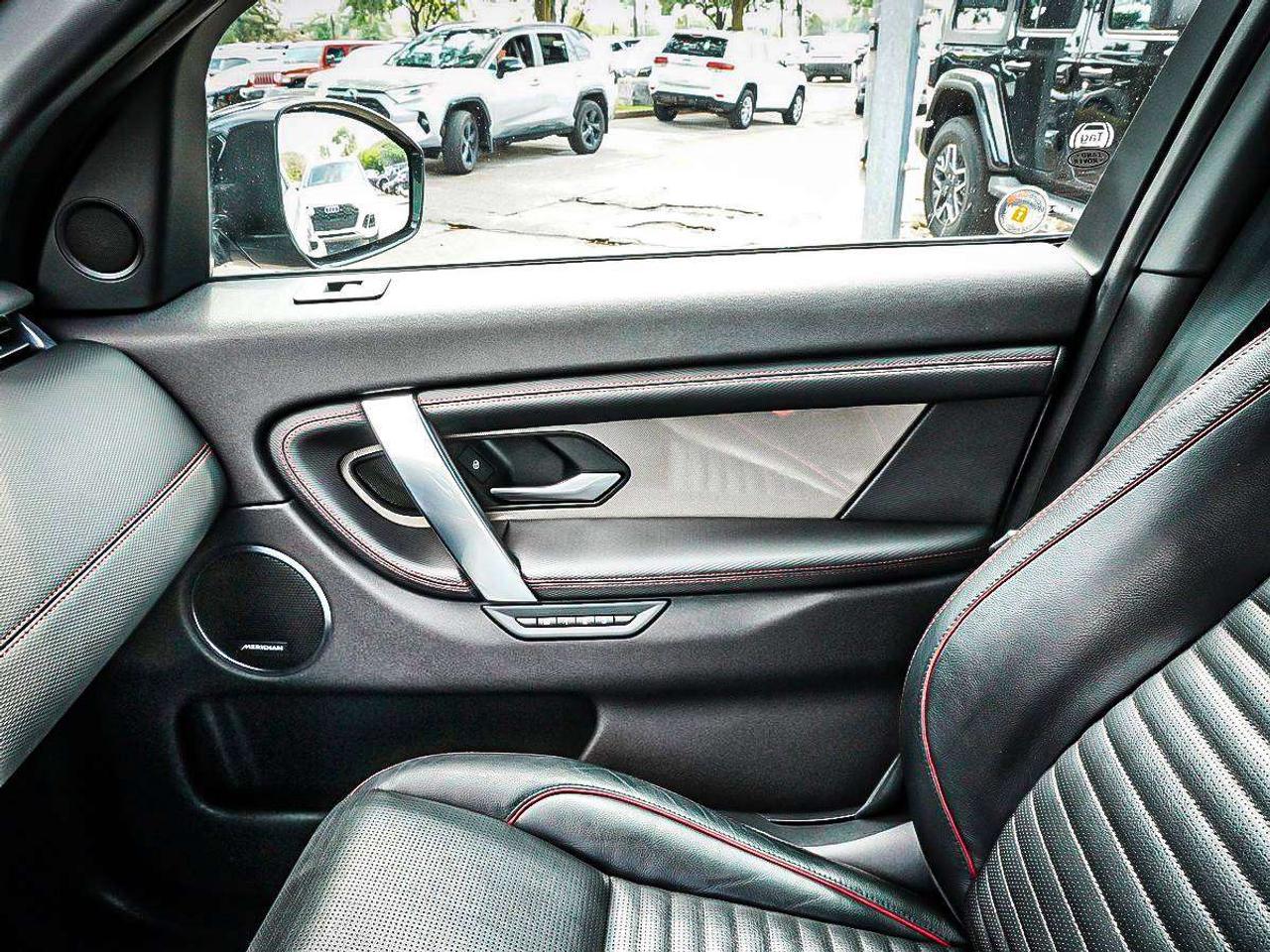 2020 Land Rover Discovery Sport  Photo