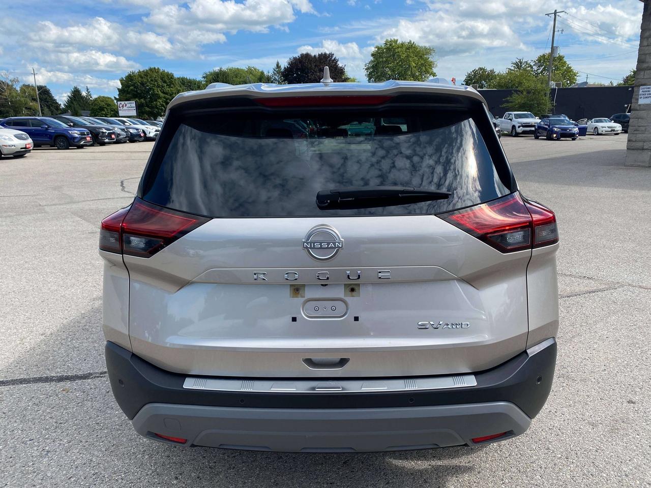 2023 Nissan Rogue SV MOONROOF, CLEAN CARFAX, AWD, REMOTE START! Photo