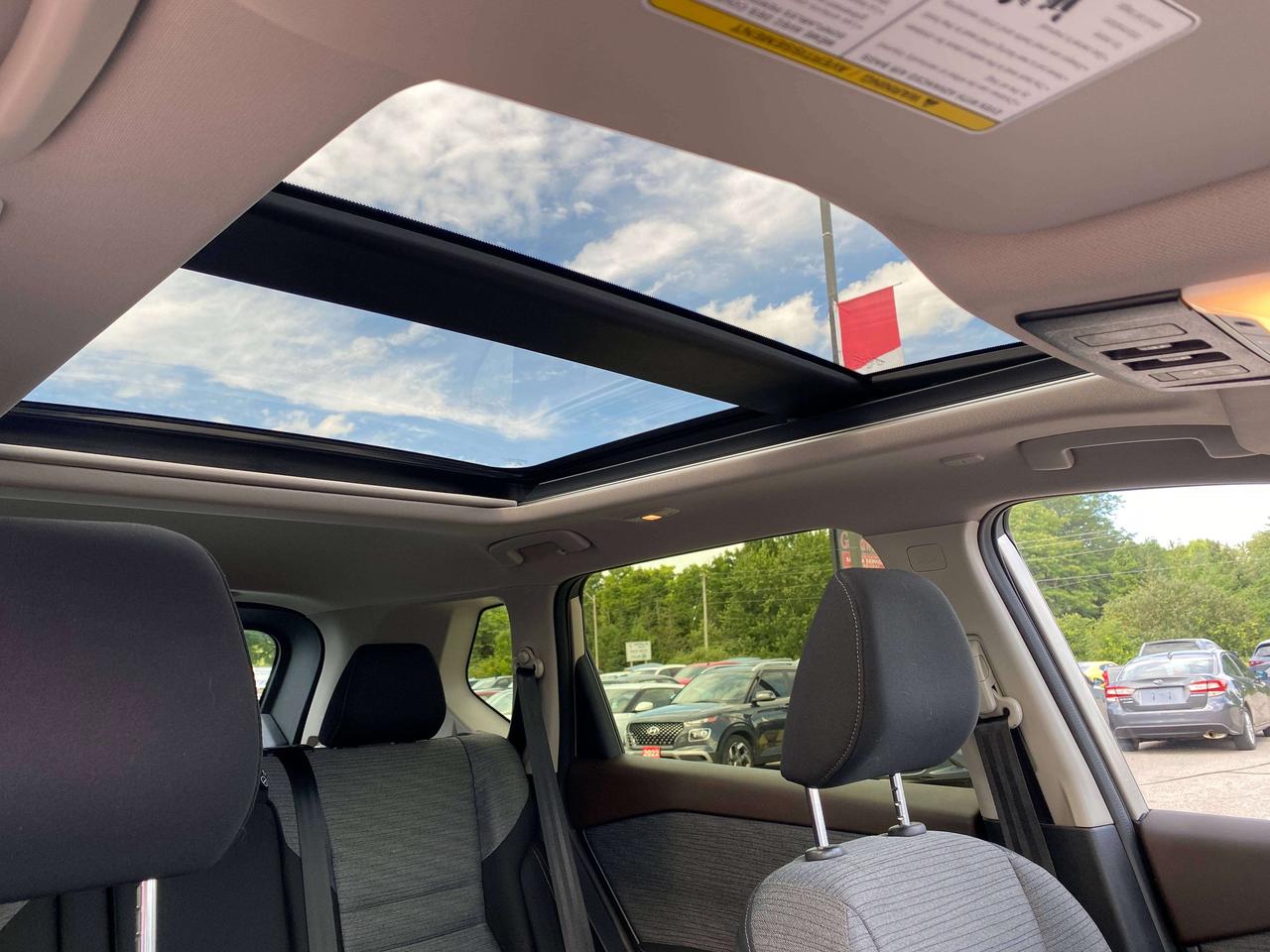 2023 Nissan Rogue SV MOONROOF, CLEAN CARFAX, AWD, REMOTE START! Photo