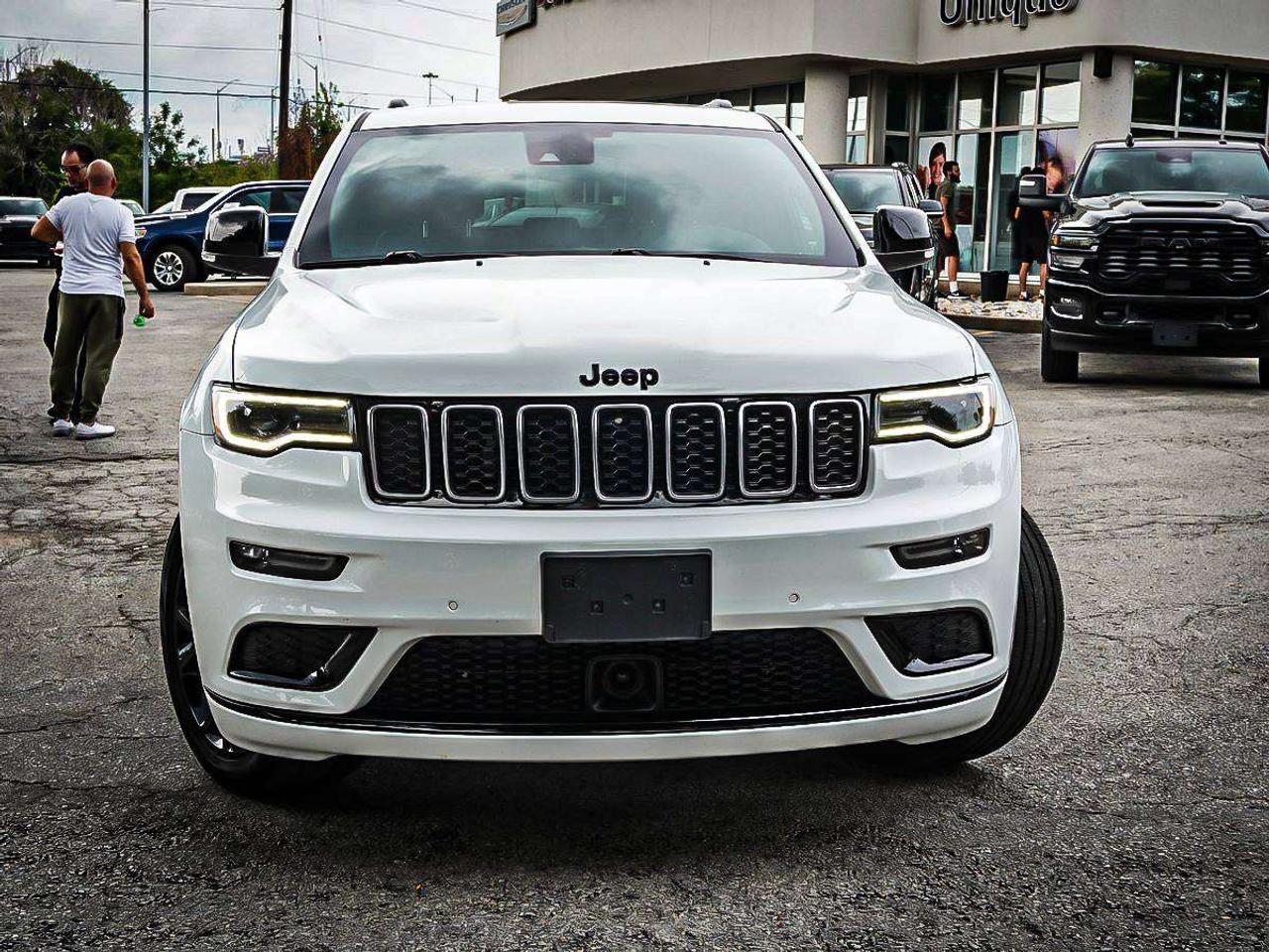 2021 Jeep Grand Cherokee  Photo4