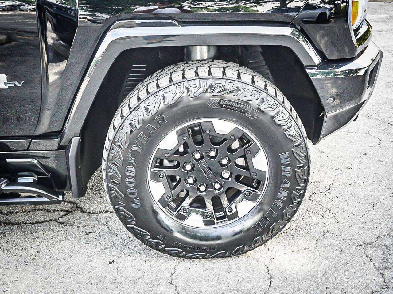 2025 GMC HUMMER EV Pickup  Photo