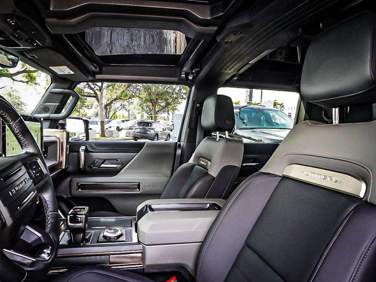 2025 GMC HUMMER EV Pickup  Photo