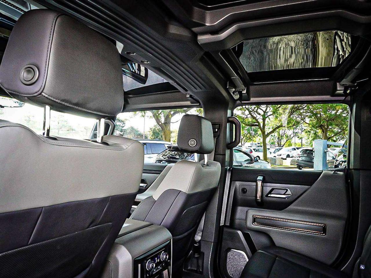 2025 GMC HUMMER EV Pickup  Photo