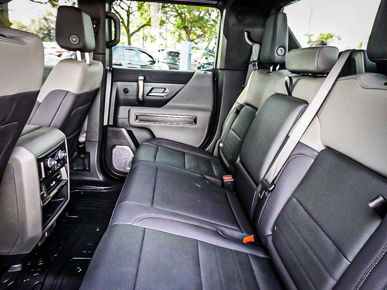 2025 GMC HUMMER EV Pickup  Photo