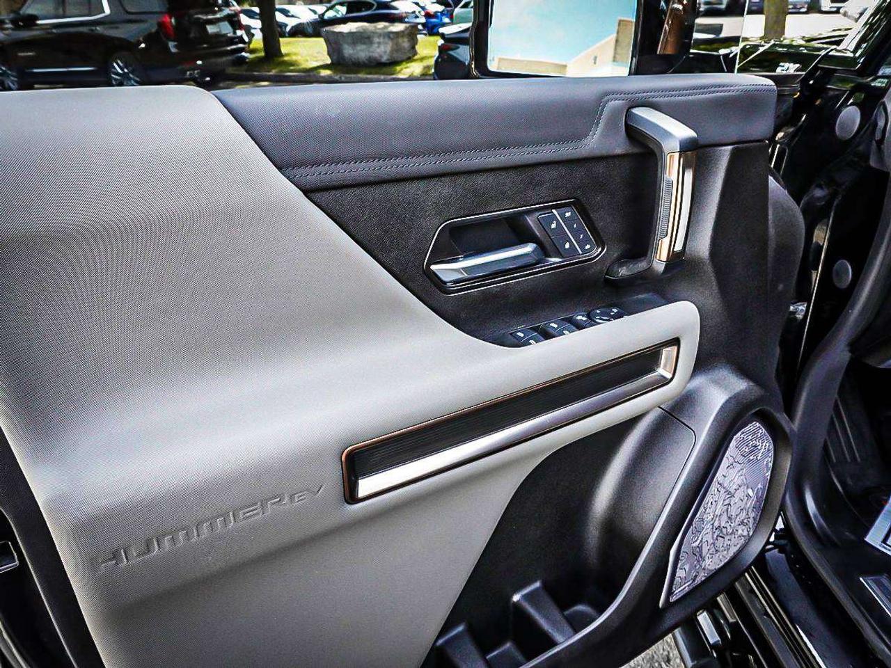 2025 GMC HUMMER EV Pickup  Photo