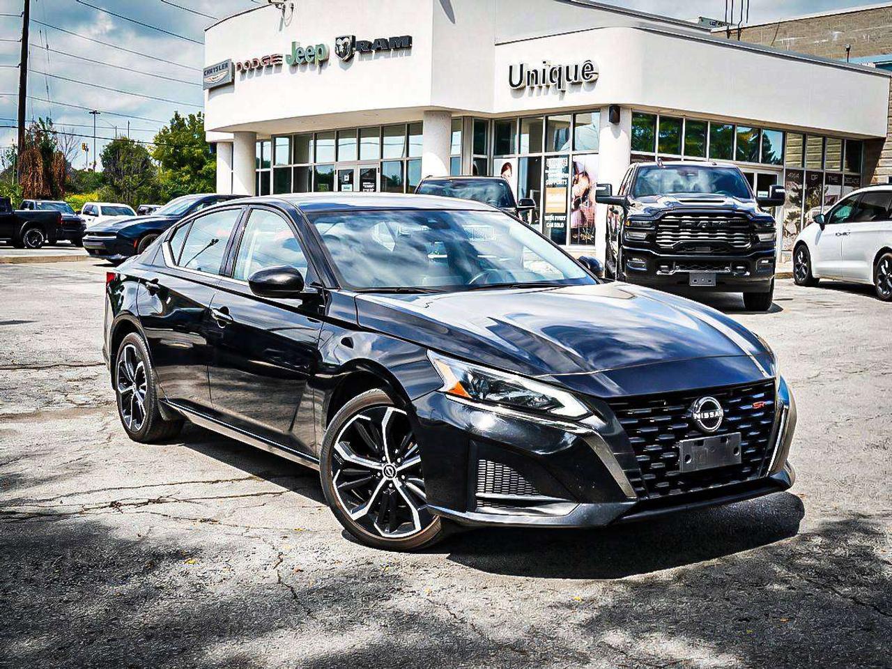 2024 Nissan Altima  Photo5