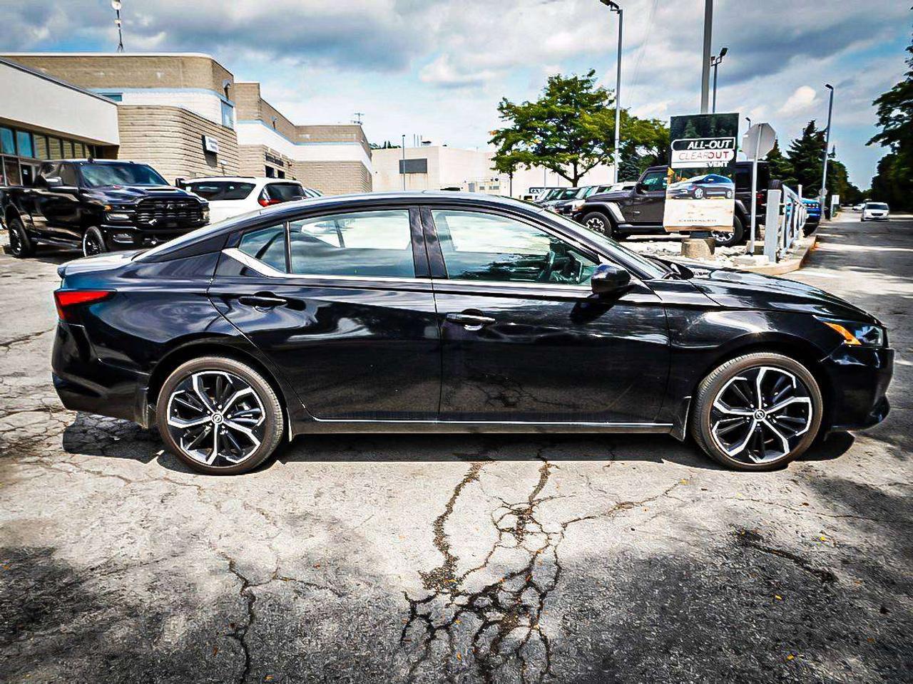 2024 Nissan Altima  Photo