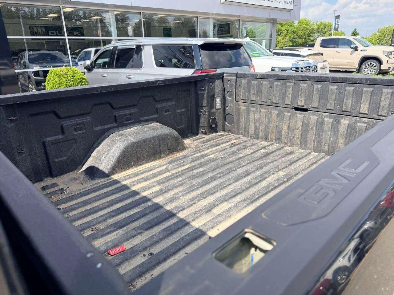 2026 GMC Sierra 1500 AT4, 3.0L DIESEL, 4X4, ALLOYS, LEATHER, 1-OWNER, MACMASTER ORIGINAL, CERTIFIED PREOWNED! Photo