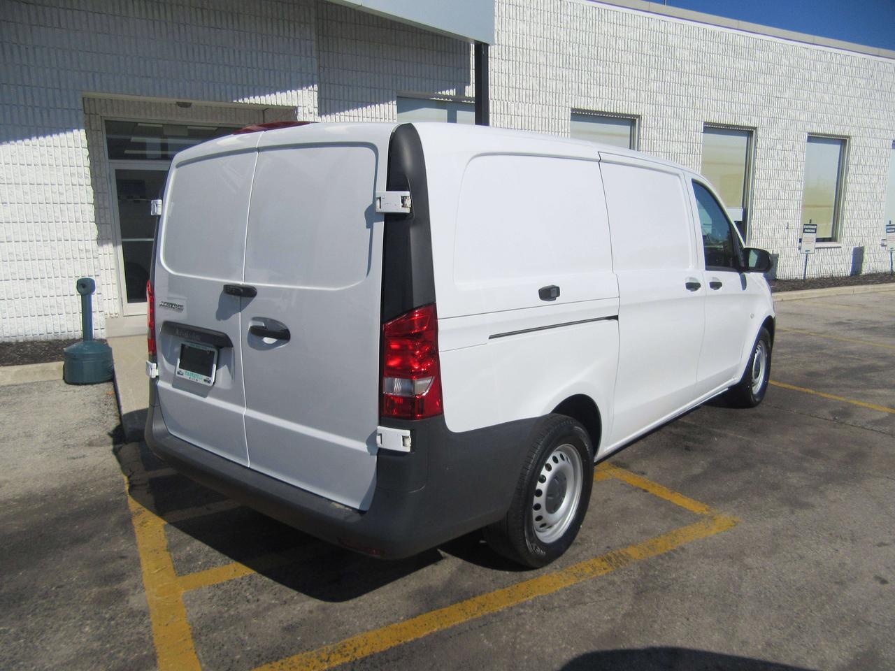 2023 Mercedes-Benz Metris Passenger Van CARGO VAN 126 INCH WHEEL BASE Photo