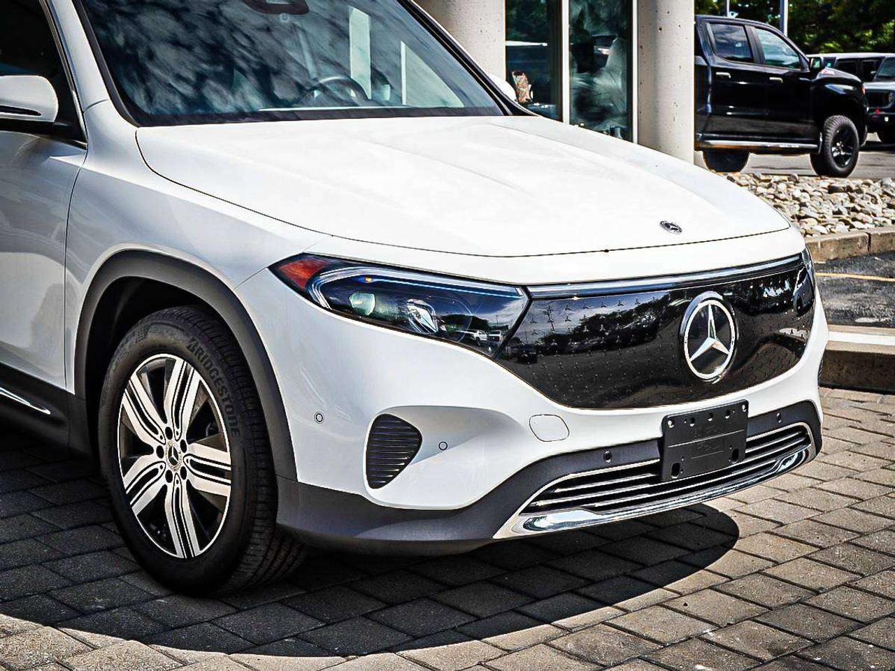 2025 Mercedes-Benz EQB  Photo2