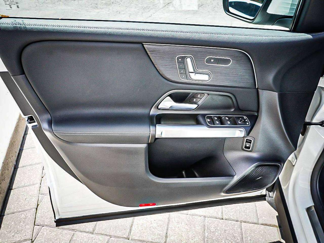 2025 Mercedes-Benz EQB  Photo