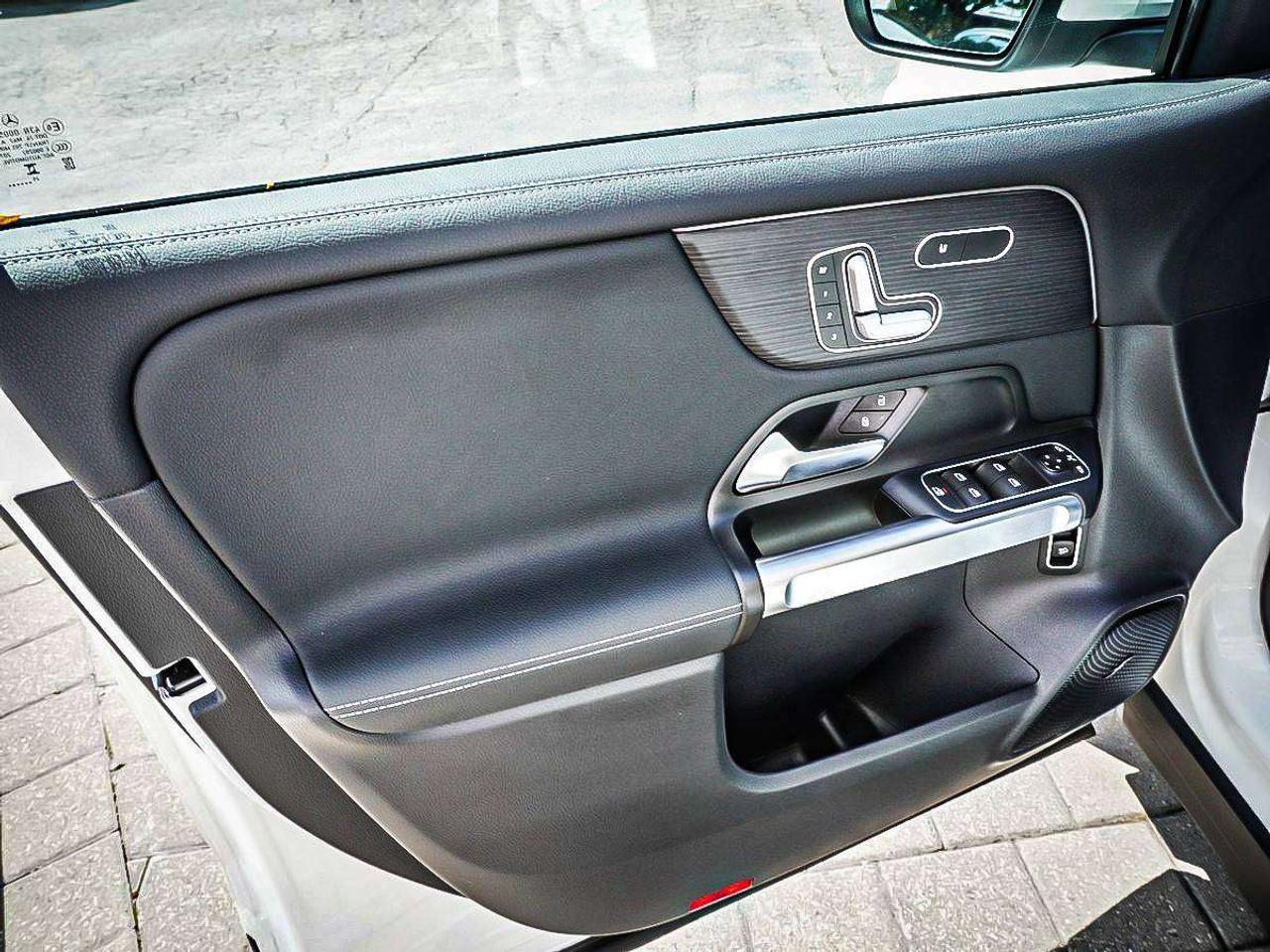 2025 Mercedes-Benz EQB  Photo