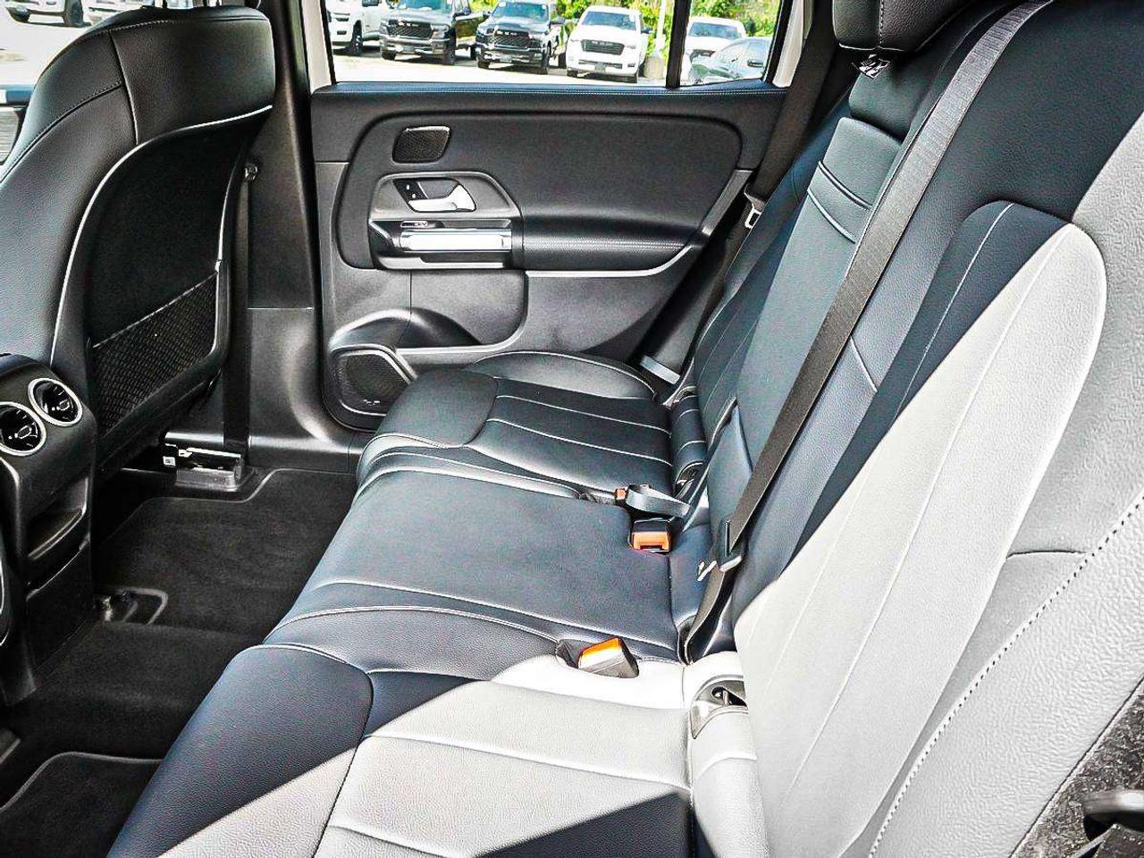 2025 Mercedes-Benz EQB  Photo