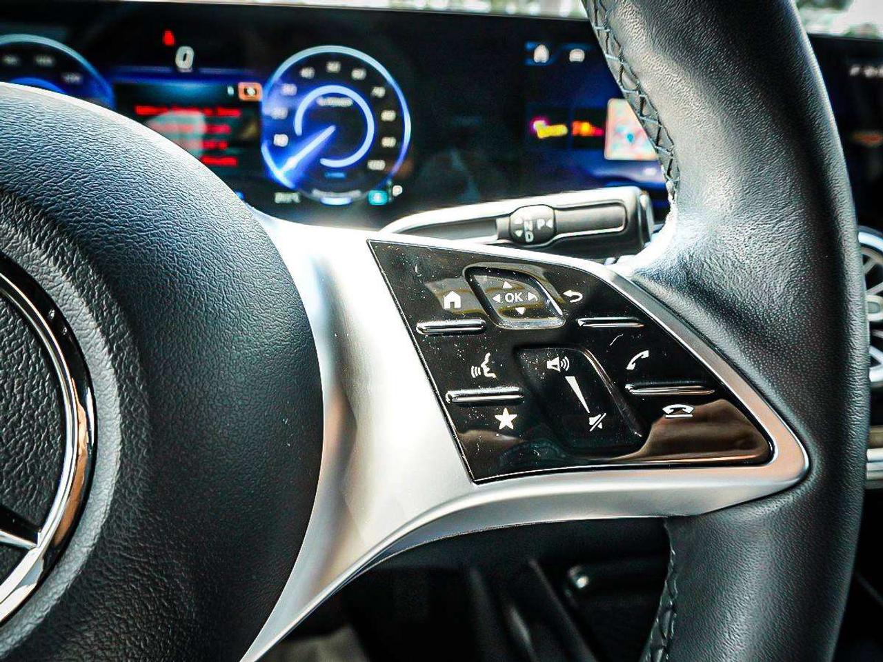 2025 Mercedes-Benz EQB  Photo