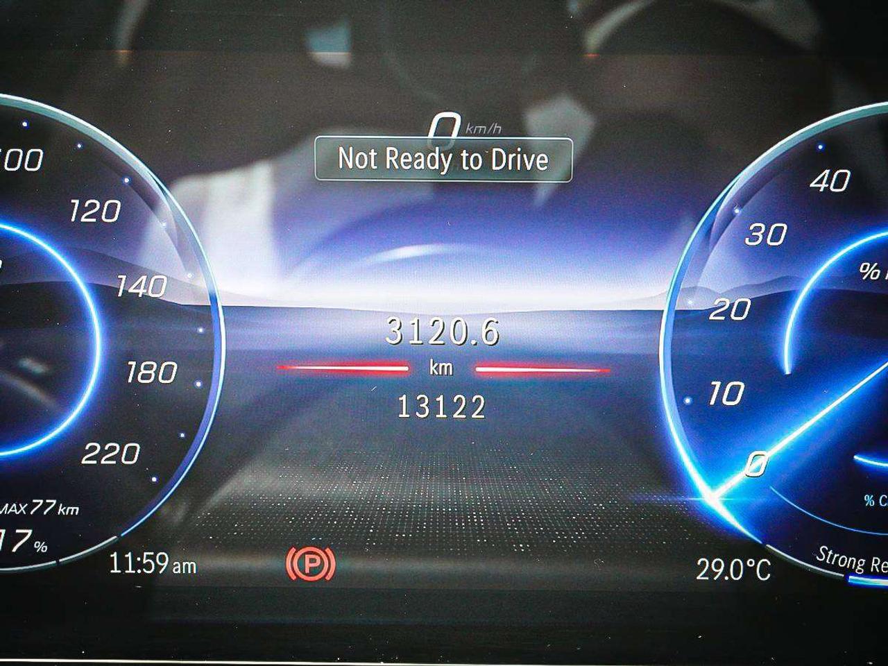 2025 Mercedes-Benz EQB  Photo