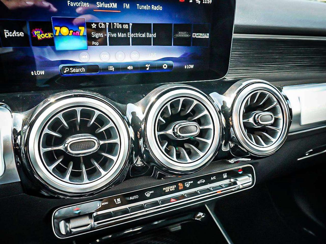 2025 Mercedes-Benz EQB  Photo