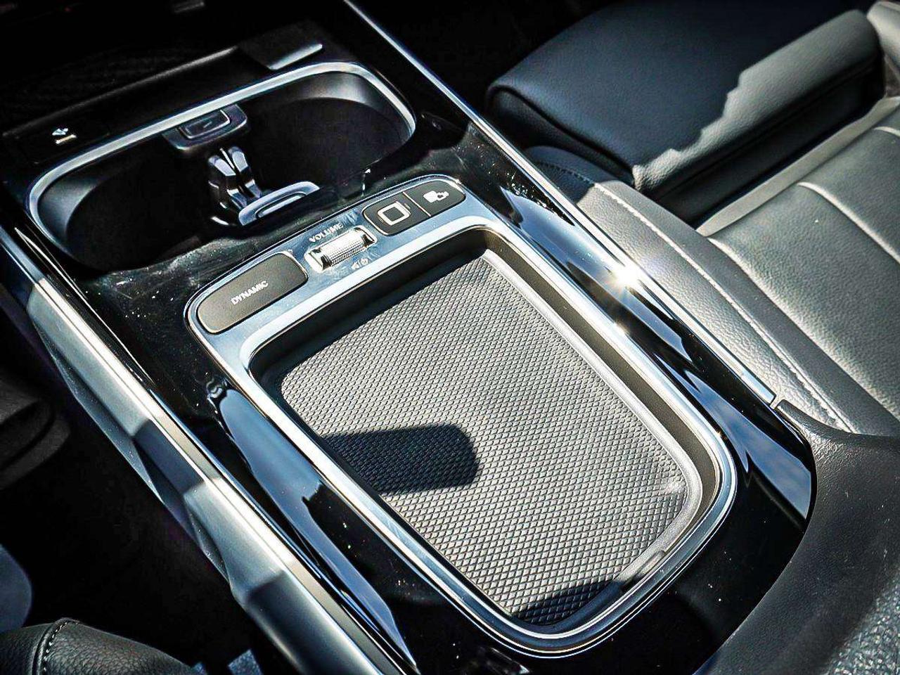 2025 Mercedes-Benz EQB  Photo