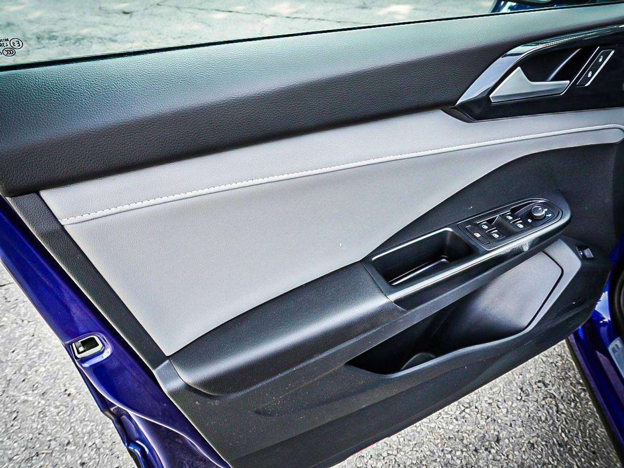2023 Volkswagen Taos  Photo