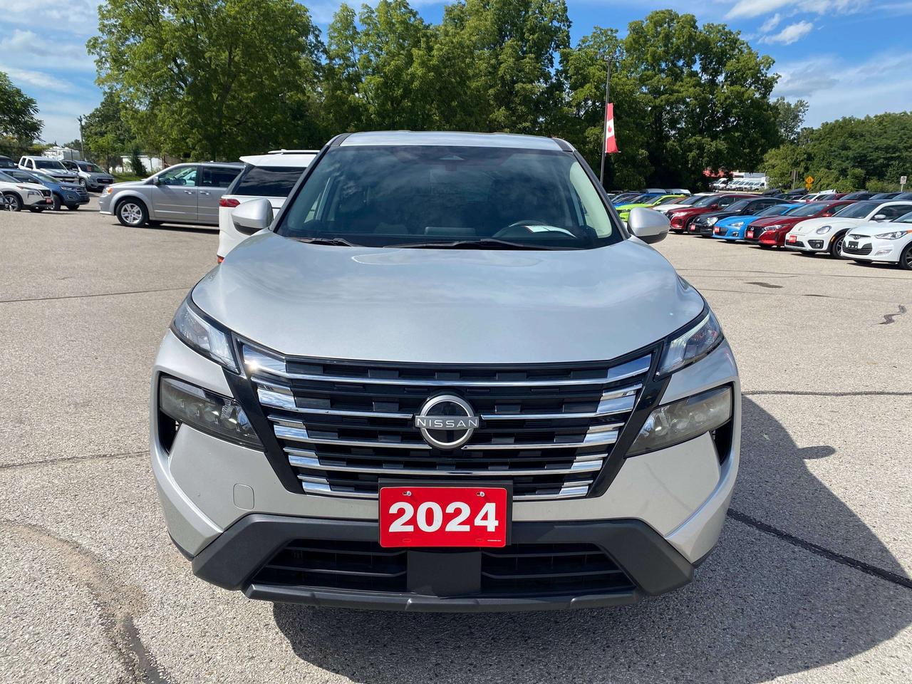 2024 Nissan Rogue S, AWD, REMOTE START, HEATED SEATS, BACK UP CAM! Photo