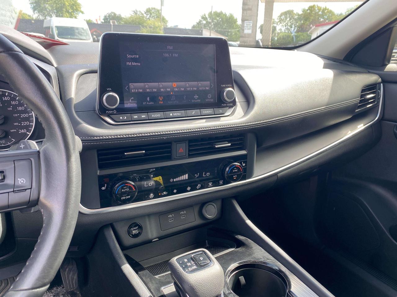 2024 Nissan Rogue S, AWD, REMOTE START, HEATED SEATS, BACK UP CAM! Photo