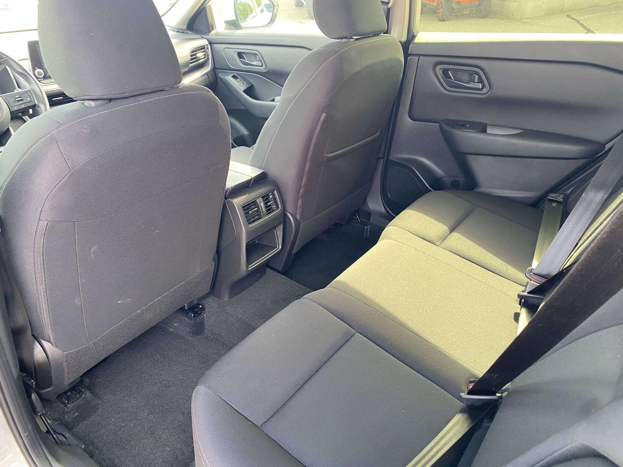 2024 Nissan Rogue S, AWD, REMOTE START, HEATED SEATS, BACK UP CAM! Photo