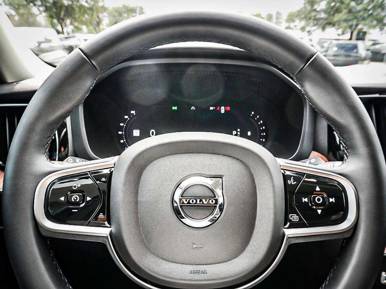2024 Volvo XC60  Photo