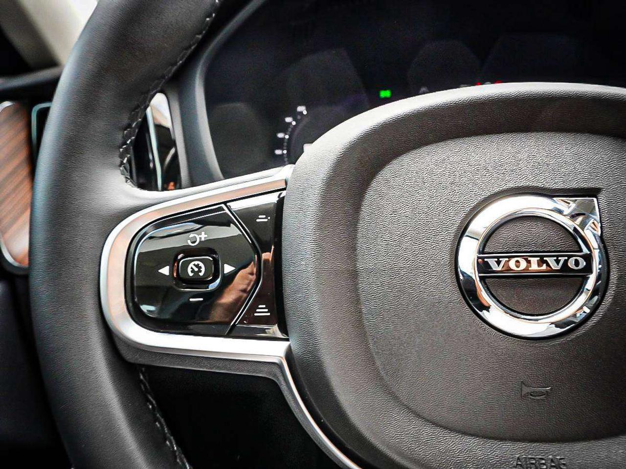 2024 Volvo XC60  Photo