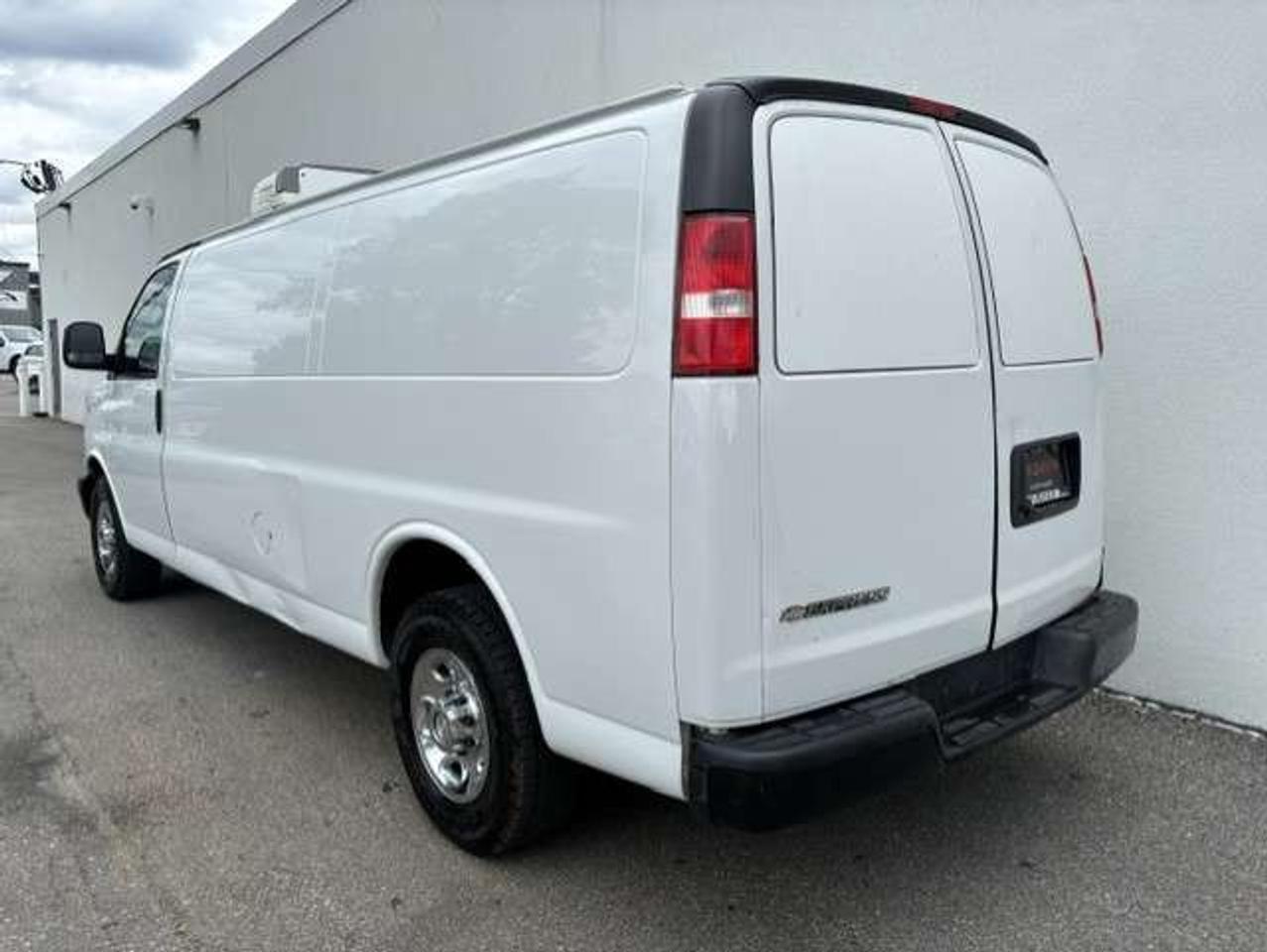 2018 Chevrolet Express 2500 CARGO EXTENDED **THERMO KING REEFER-FREEZER** Photo
