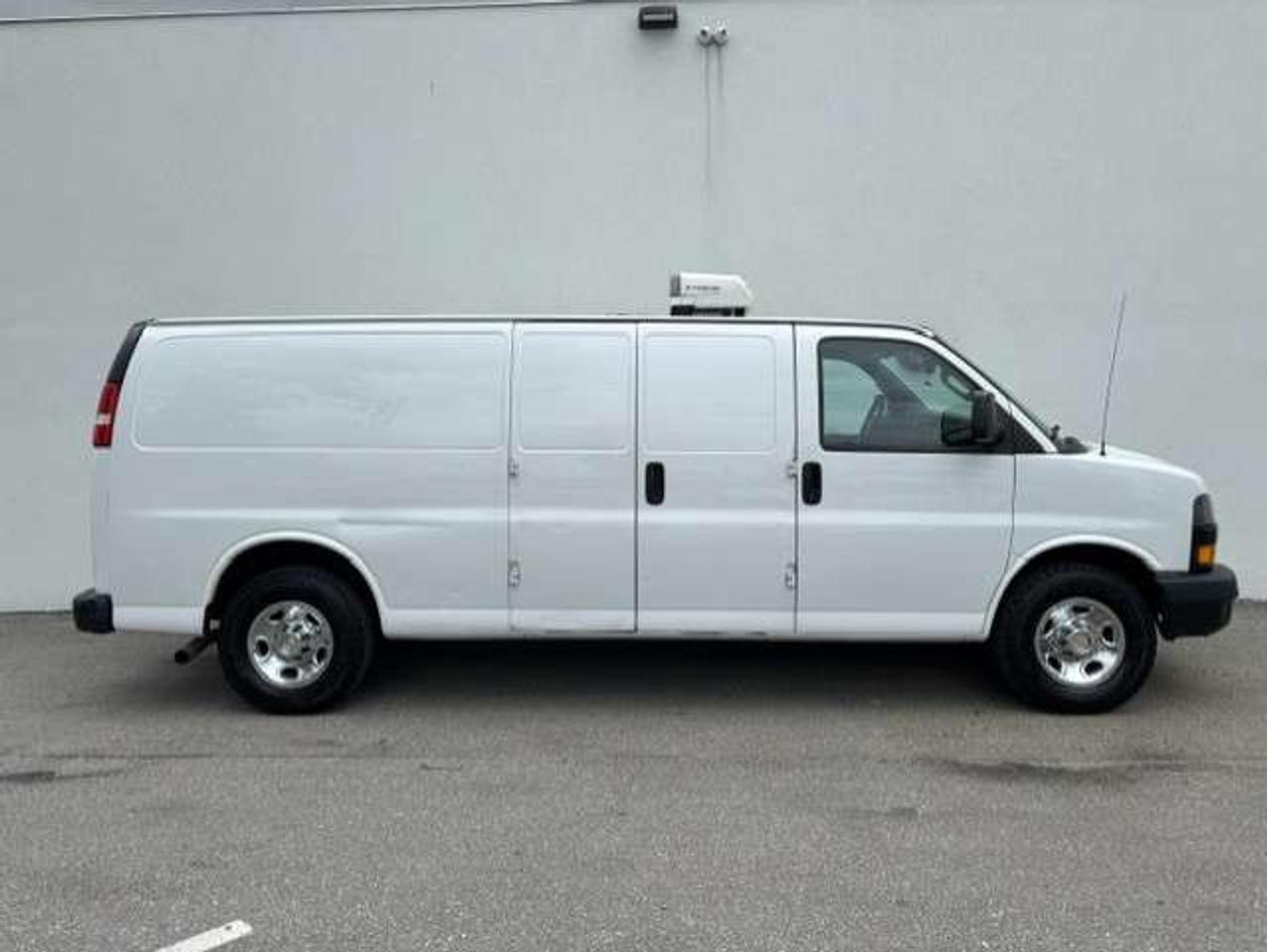 2018 Chevrolet Express 2500 CARGO EXTENDED **THERMO KING REEFER-FREEZER** Photo