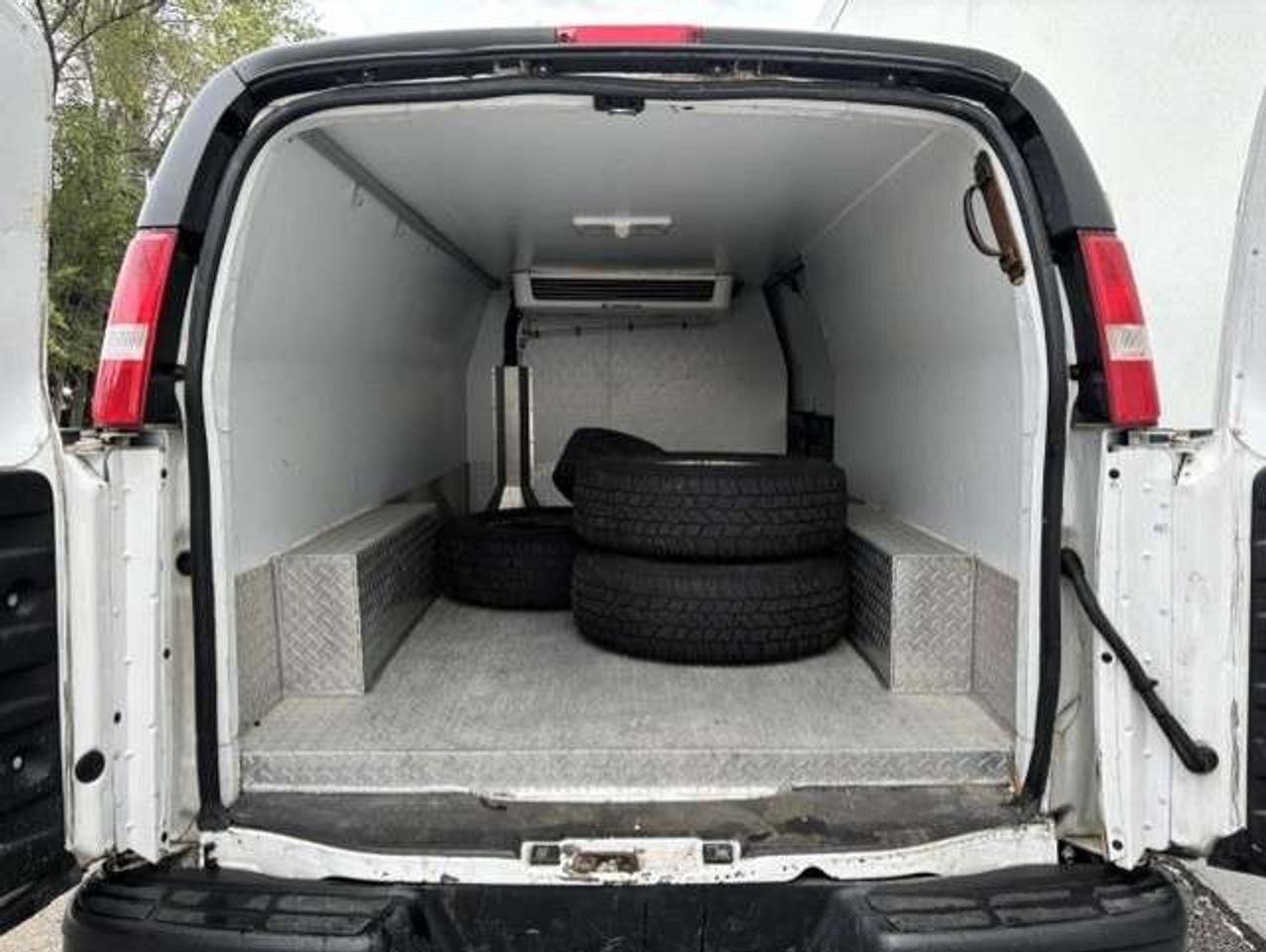 2018 Chevrolet Express 2500 CARGO EXTENDED **THERMO KING REEFER-FREEZER** Photo