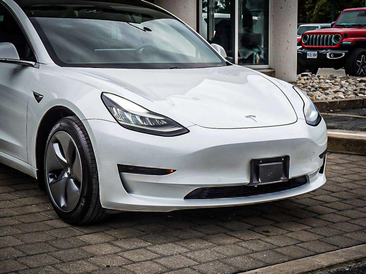 2020 Tesla Model 3  Photo2