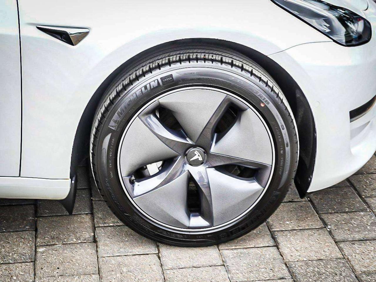 2020 Tesla Model 3  Photo