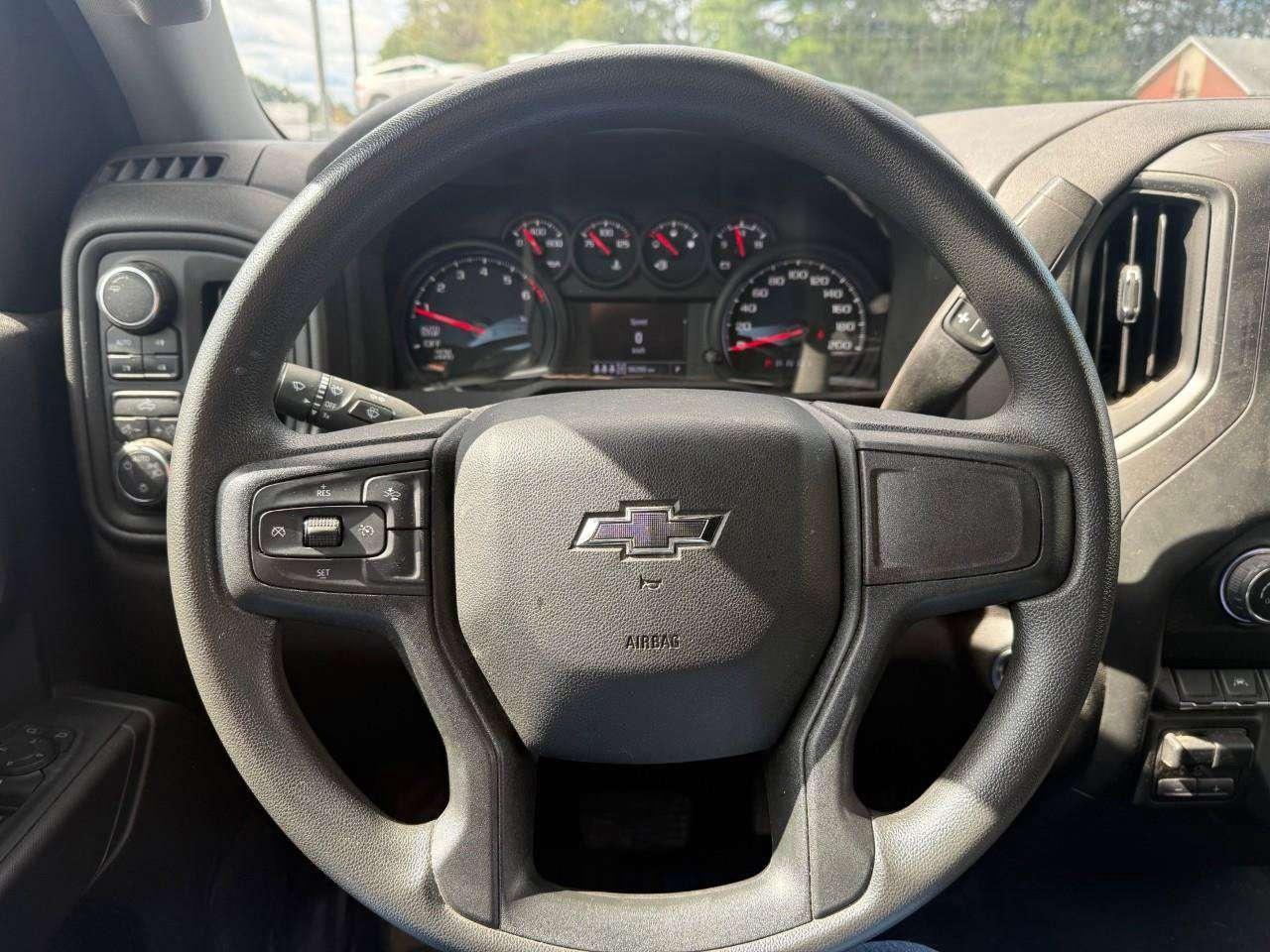2024 Chevrolet Silverado 1500 RUNNING BOARDS. TONNEAU COVER. BEDLINER. ALL WETHER MATS. OFF ROAD SUSPENSION W/2 LIFT. TRAILERING PKG. Photo