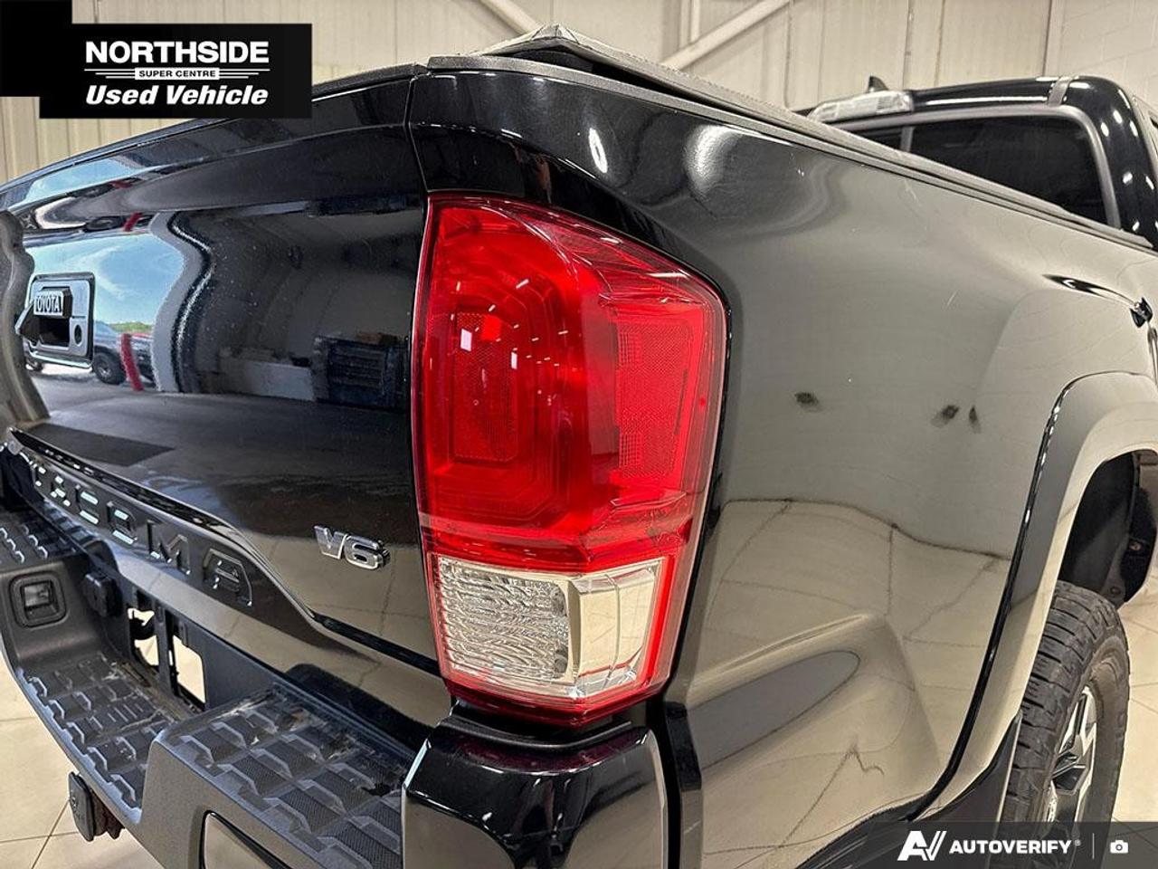 2017 Toyota Tacoma 4WD Double Cab V6 Auto SR5 Photo