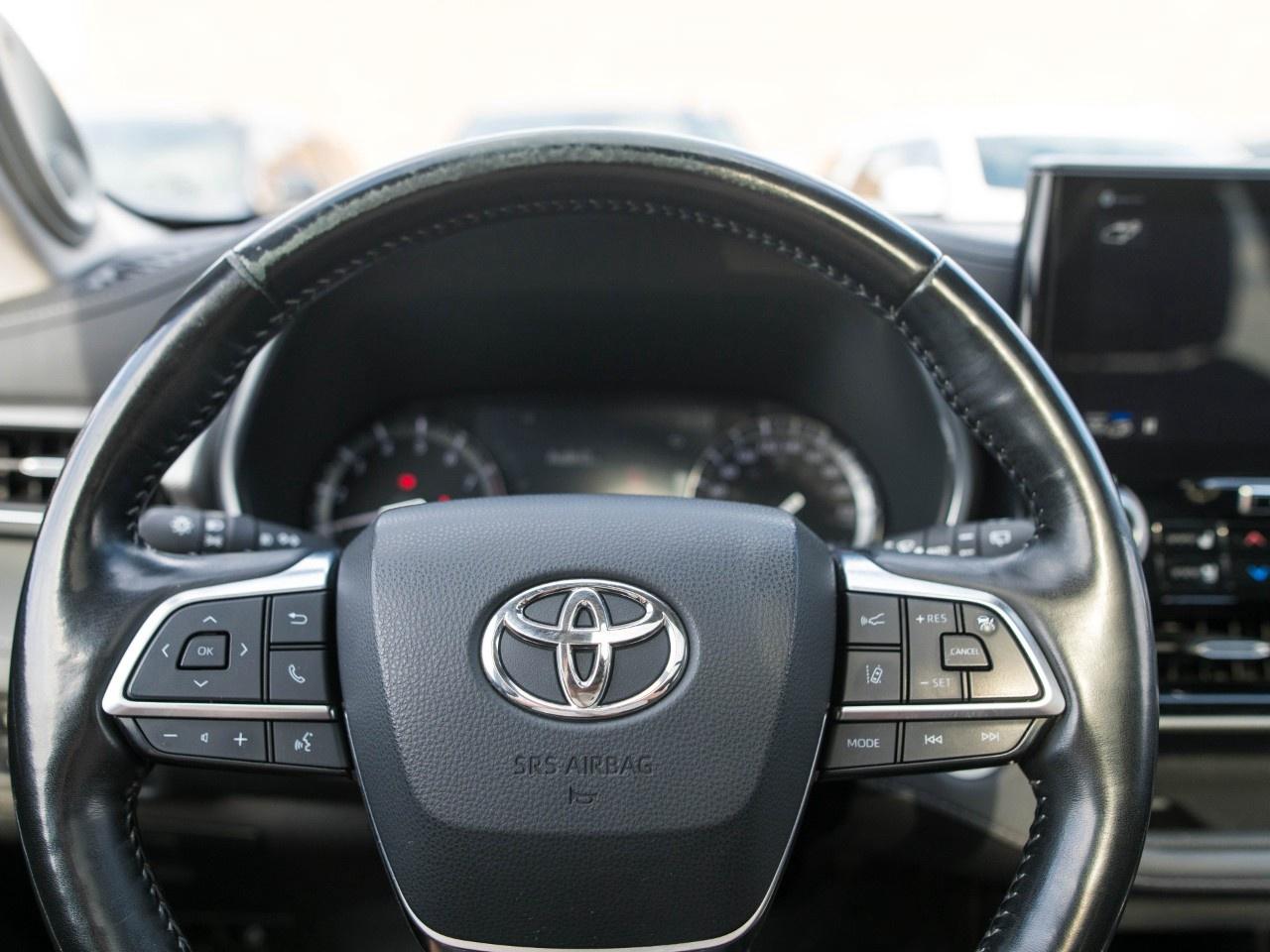 2021 Toyota Highlander LIMITED AWD Photo