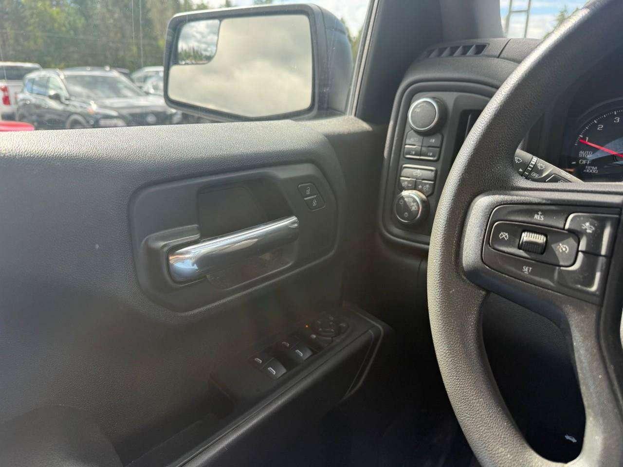 2024 Chevrolet Silverado 1500 RUNNING BOARDS. TONNEAU COVER. BEDLINER. ALL WETHER MATS. OFF ROAD SUSPENSION W/2 LIFT. TRAILERING PKG. Photo