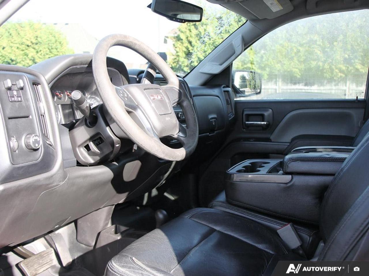 2017 GMC Sierra 1500 4WD Crew Cab Standard Box Photo
