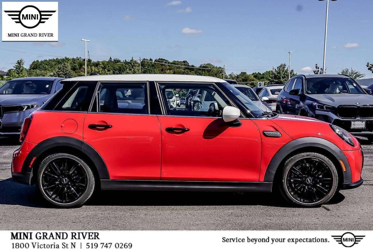 2022 MINI 5 Door Cooper 4dr Hatchback Photo
