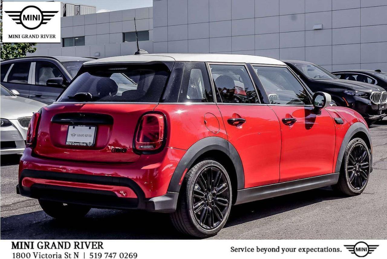 2022 MINI 5 Door Cooper 4dr Hatchback Photo