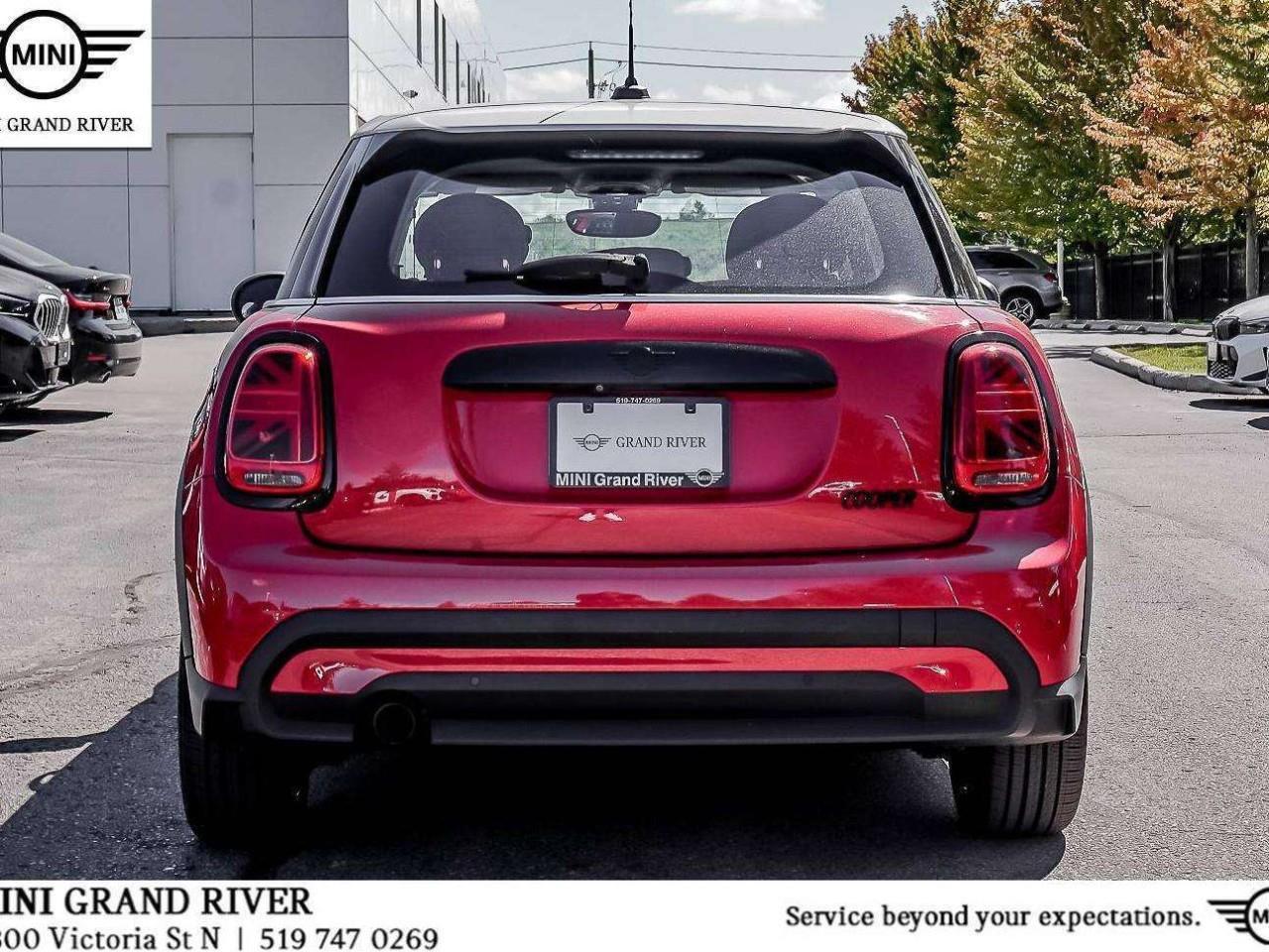 2022 MINI 5 Door Cooper 4dr Hatchback Photo