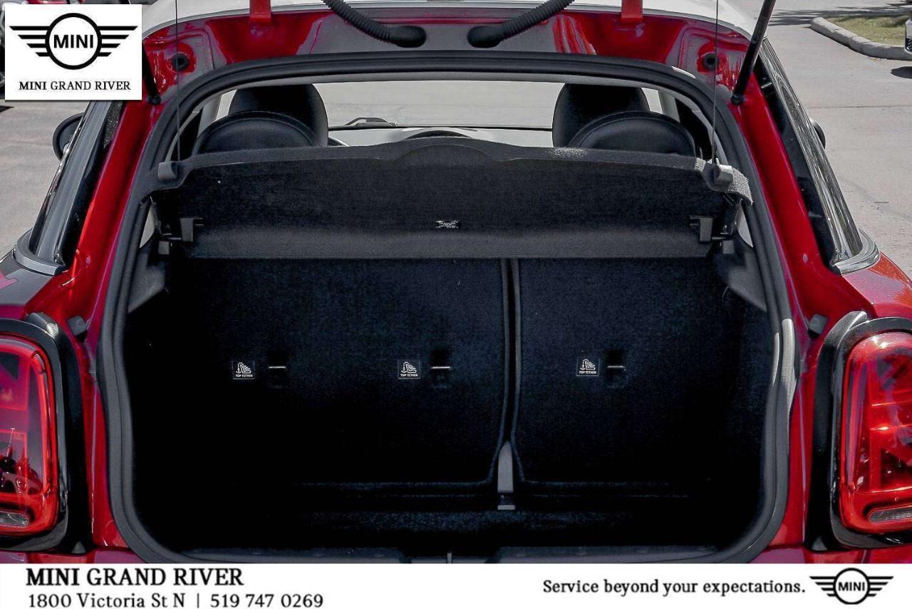 2022 MINI 5 Door Cooper 4dr Hatchback Photo