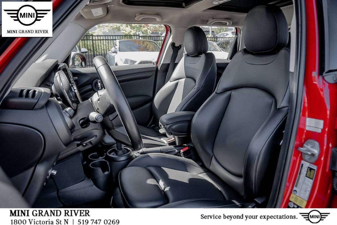2022 MINI 5 Door Cooper 4dr Hatchback Photo