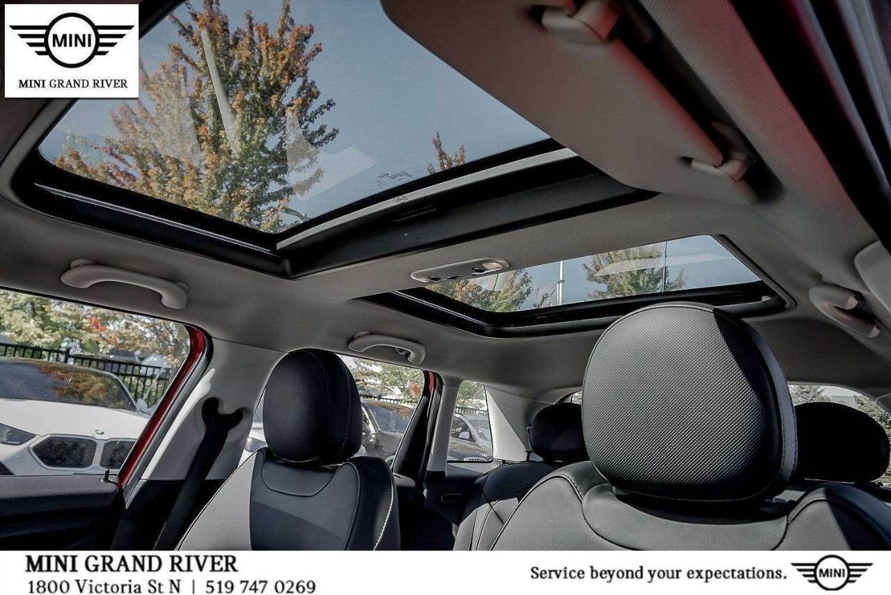 2022 MINI 5 Door Cooper 4dr Hatchback Photo