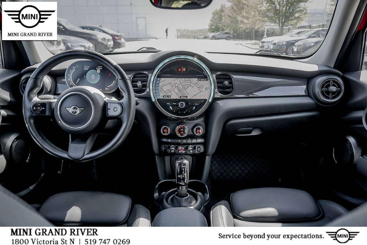 2022 MINI 5 Door Cooper 4dr Hatchback Photo