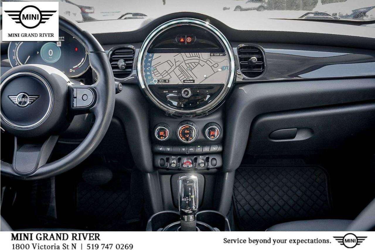 2022 MINI 5 Door Cooper 4dr Hatchback Photo
